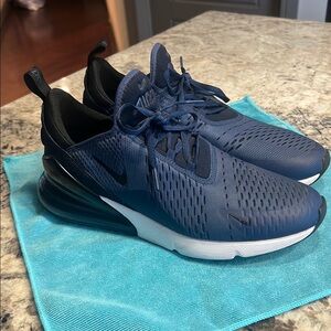 Nike Airmax 270 Navy Men’s 10.5